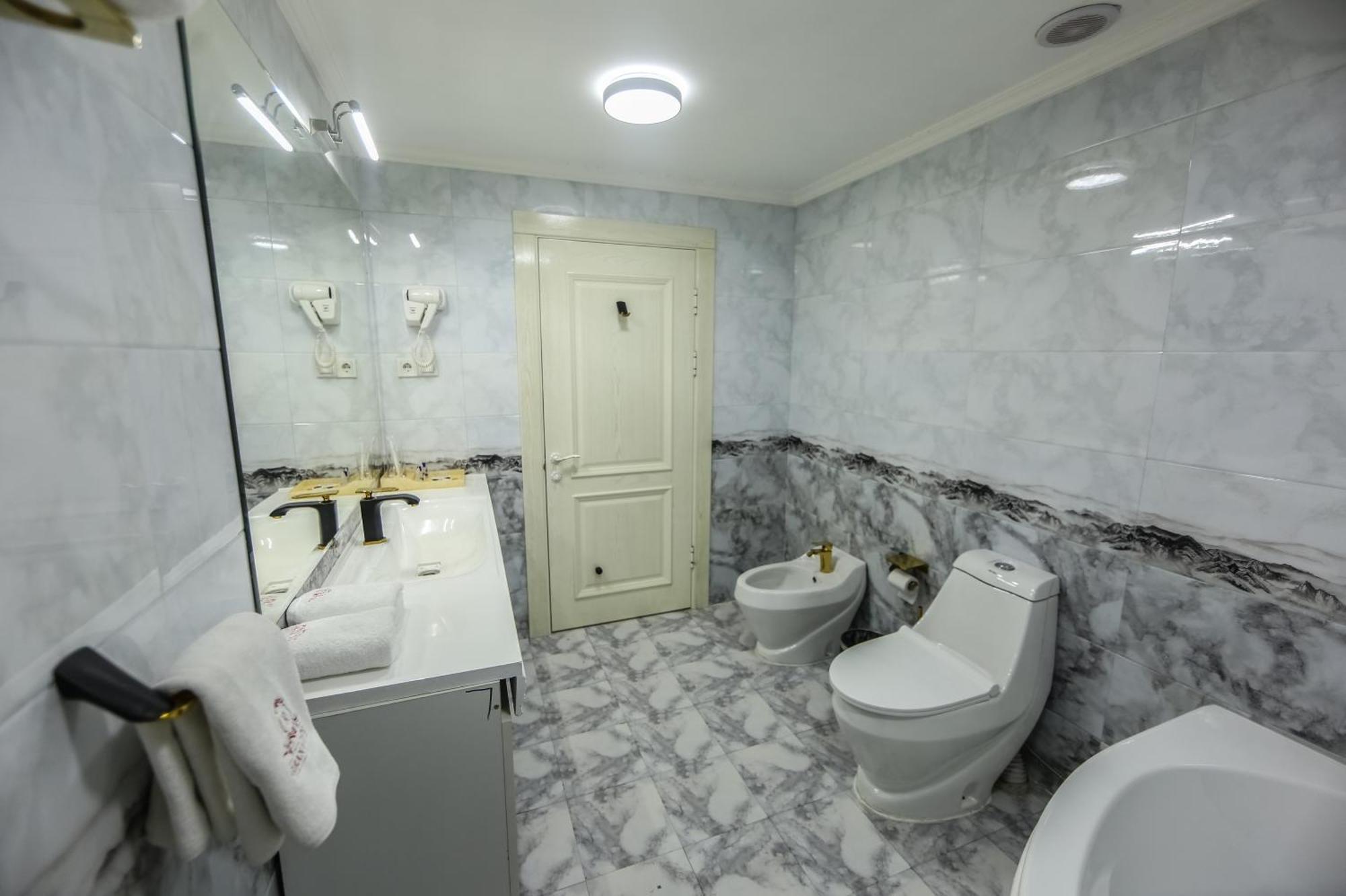 Royal Grand Hotel, Turkistan Kültér fotó