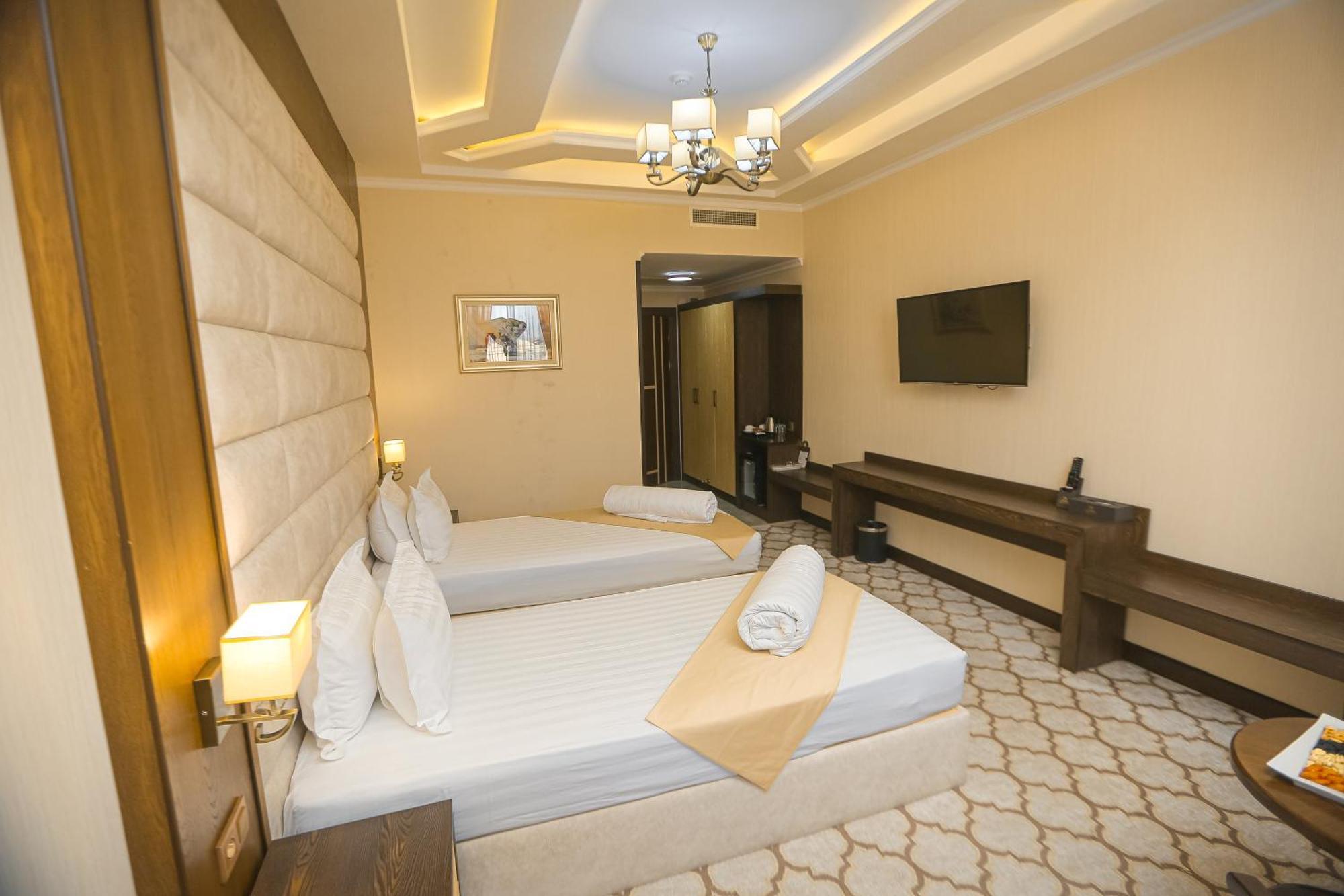 Royal Grand Hotel, Turkistan Kültér fotó